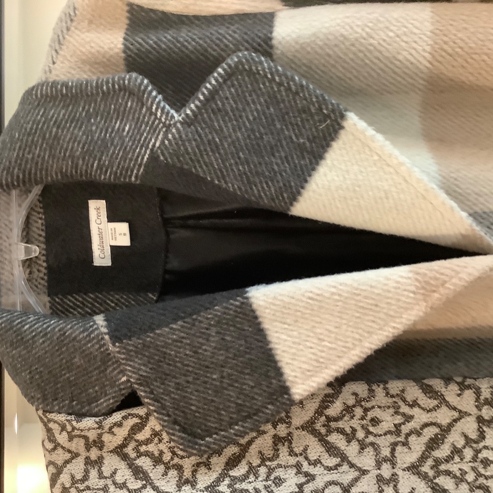 Coat - Picture 5 of 8